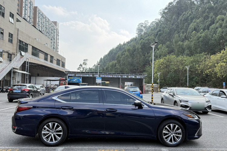 雷克萨斯ES 2020款 200 卓越版车身外观6001