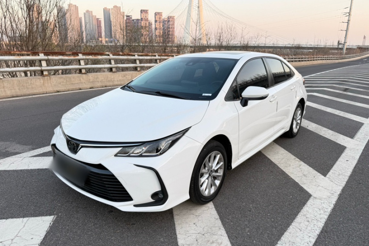 丰田 卡罗拉 2021款 1.2T S-CVT 豪华版车身外观1