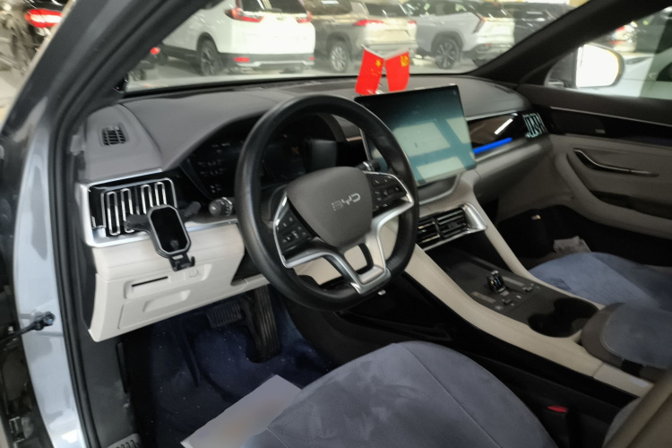 比亚迪 宋PLUS新能源 2025款 DM-i 160KM 旗舰PLUS中控内饰7002