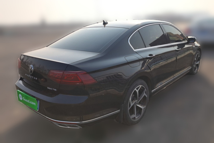 大众 迈腾 2024款 200万辆众享款 330TSI DSG豪华型车身外观7