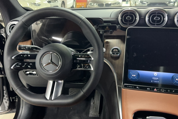 奔驰GLC 2024款 GLC 300 L 4MATIC 动感型 5座中控内饰7004