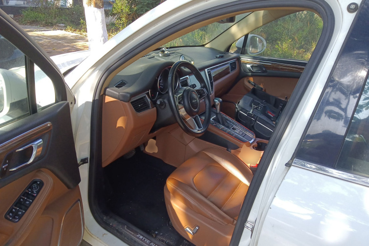 众泰SR9 2017款 2.0T 自动极致之心版中控内饰20