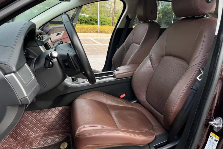 捷豹XFL 2017款 XFL 2.0T 200PS 豪华版局部细节19