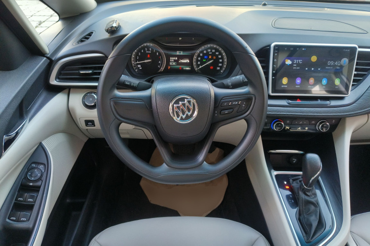 别克GL6 2018款 18T 6座精英型中控内饰13