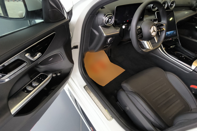 奔驰C级新能源 2023款 C 350 eL中控内饰7003
