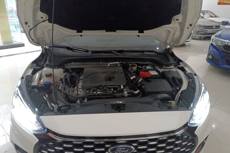 福特 福克斯 2021款 三厢 EcoBoost 180 自动锋潮型机舱底盘24