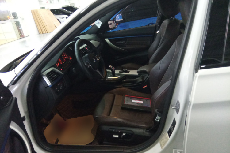 宝马3系 2019款 320i M运动套装中控内饰19