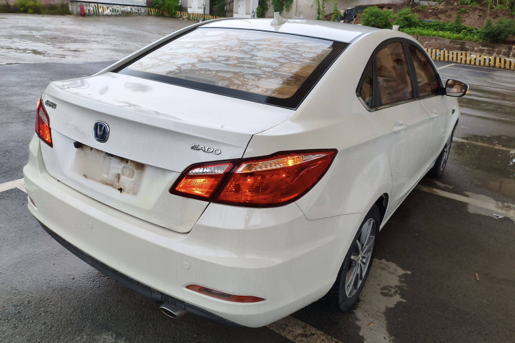 长安 逸动 2016款 1.6L 自动风尚型车身外观7