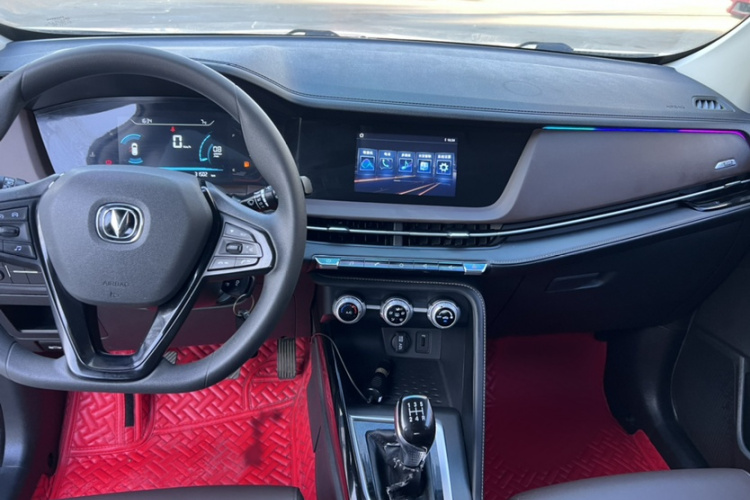 长安CS15 2019款 1.5L 手动进取型 国VI车身外观6004