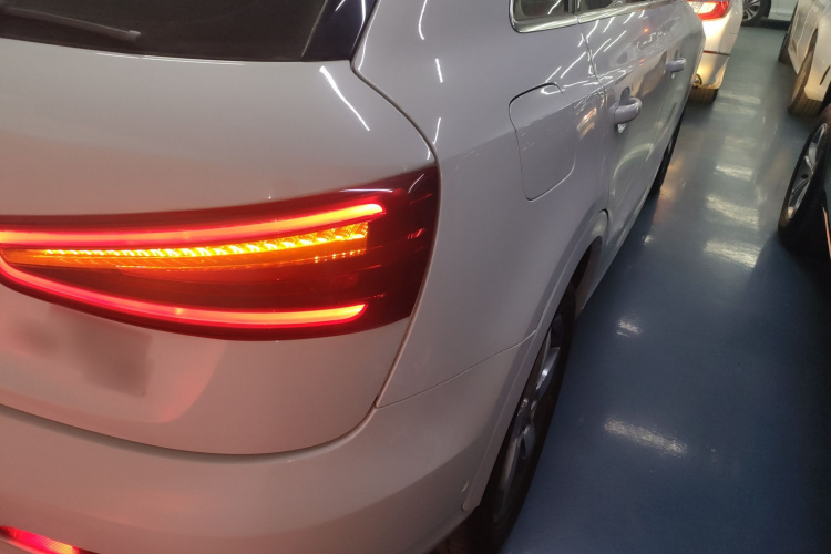 奥迪Q3 2013款 35 TFSI quattro 豪华型车身外观9