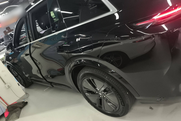 理想汽车 理想L8 2024款 Max车身外观4