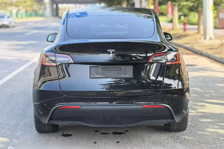 特斯拉 Model Y 2022款 改款 后轮驱动版车身外观6005