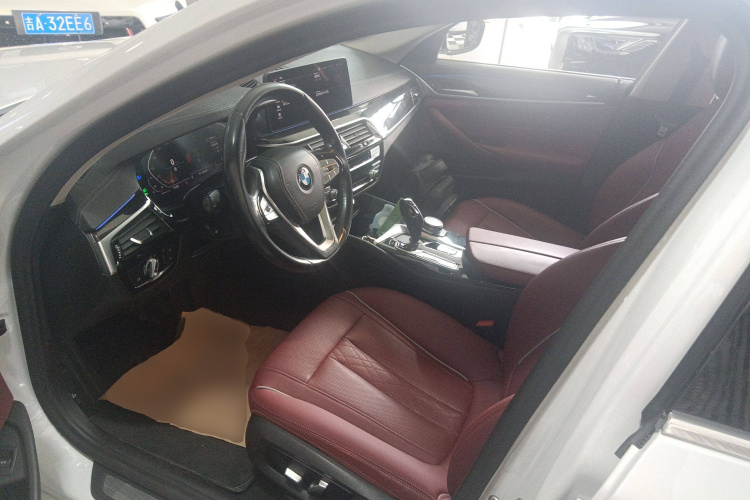 宝马5系 2021款 改款 525Li 豪华套装中控内饰19