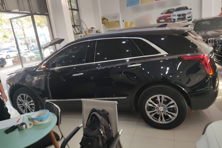 凯迪拉克XT5 2020款 28T 豪华型车身外观4