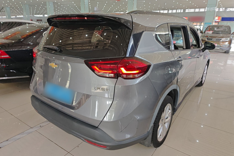 雪佛兰 沃兰多 2018款 530T 自动劲享版（5+2款） 国V车身外观6005