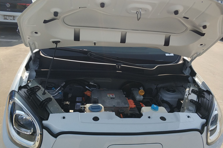 零跑汽车 零跑T03 2021款 400轻享版 磷酸铁锂机舱底盘24