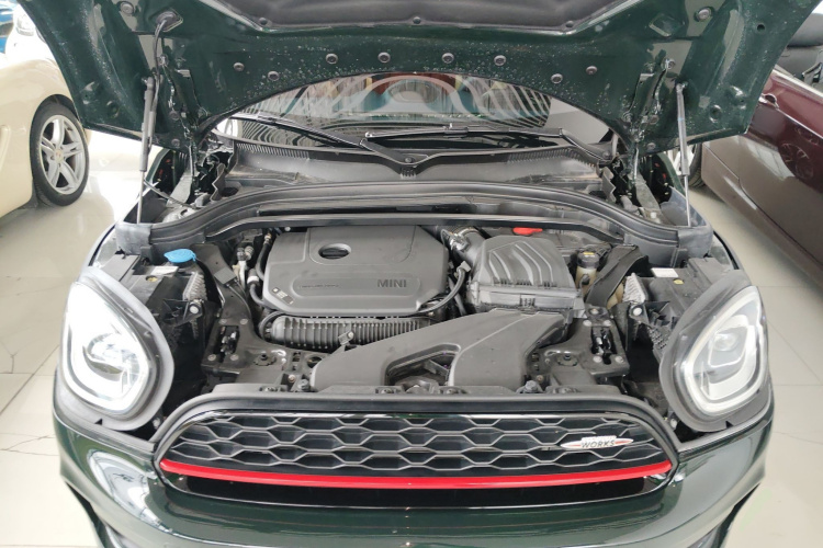 MINI JCW COUNTRYMAN 2021款 2.0T JOHN COOPER WORKS ALL-IN机舱底盘24