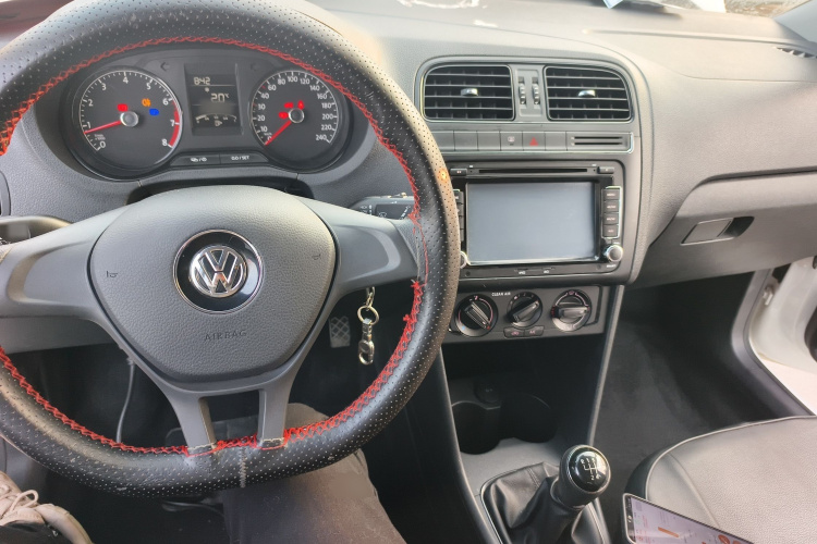 大众 Polo 2016款 1.4L 手动风尚型中控内饰7002