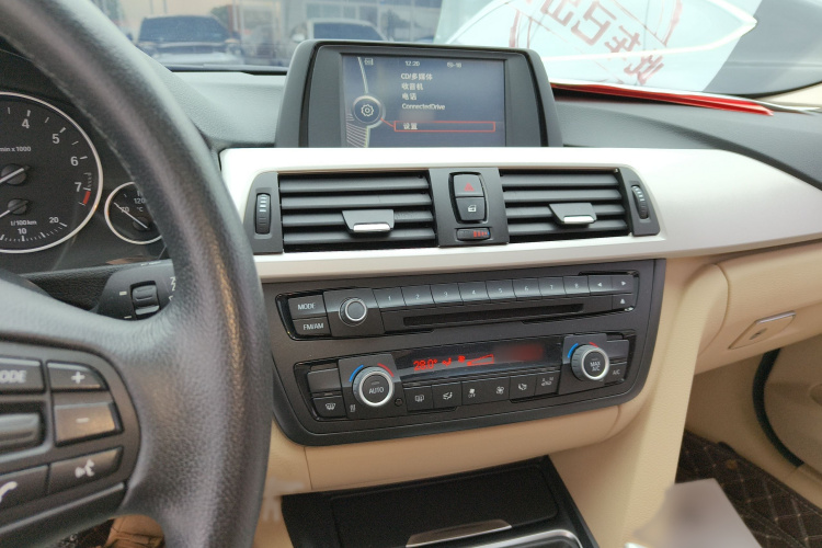 宝马3系 2014款 320Li 时尚型局部细节16
