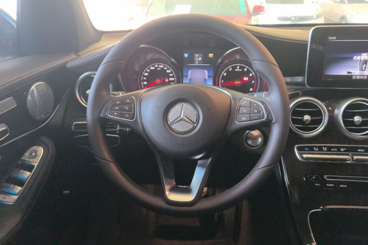 奔驰GLC 2017款 GLC 260 4MATIC 动感型中控内饰13