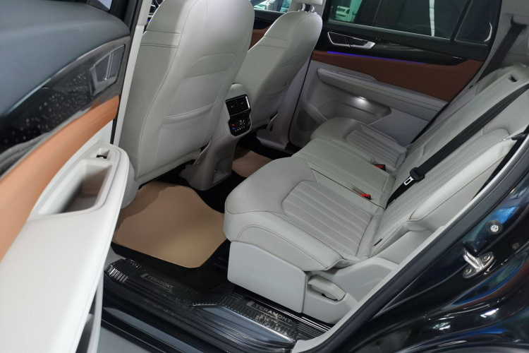 大众 途昂 2021款 330TSI 两驱尊崇豪华版中控内饰7004