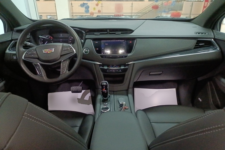 凯迪拉克XT5 2023款 2.0T 两驱风尚型中控内饰7002