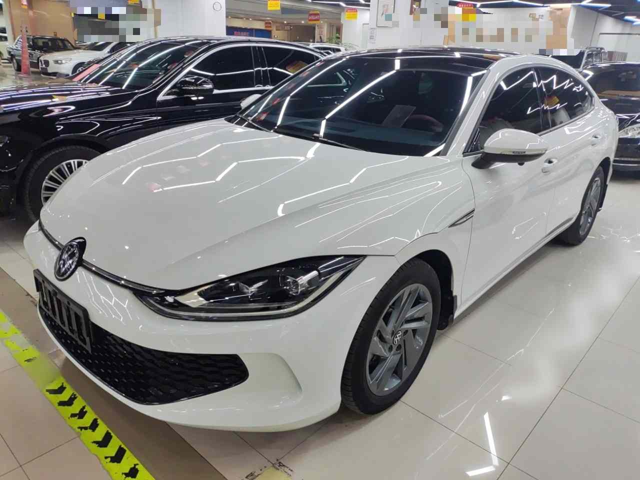 大众 2024款 凌渡L 200TSI DSG潮辣版(2)