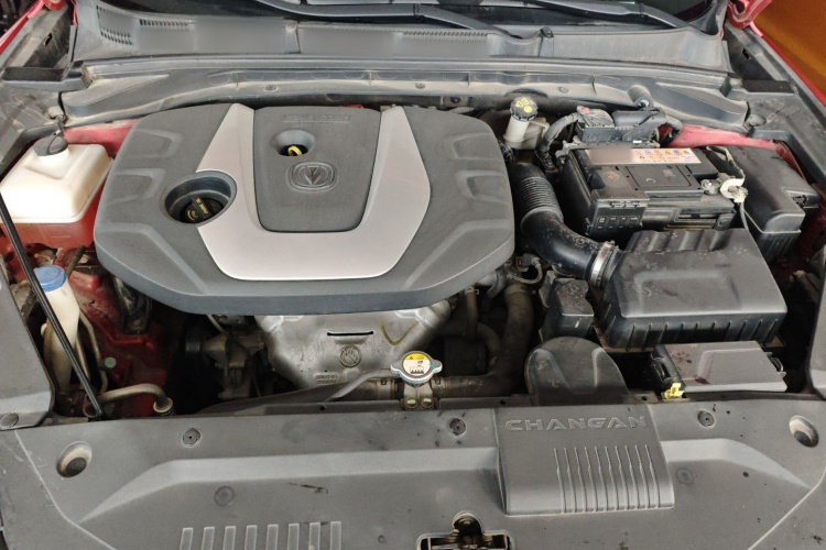 长安 逸动 2018款 高能版 1.6L GDI 自动争锋型 国V局部细节24