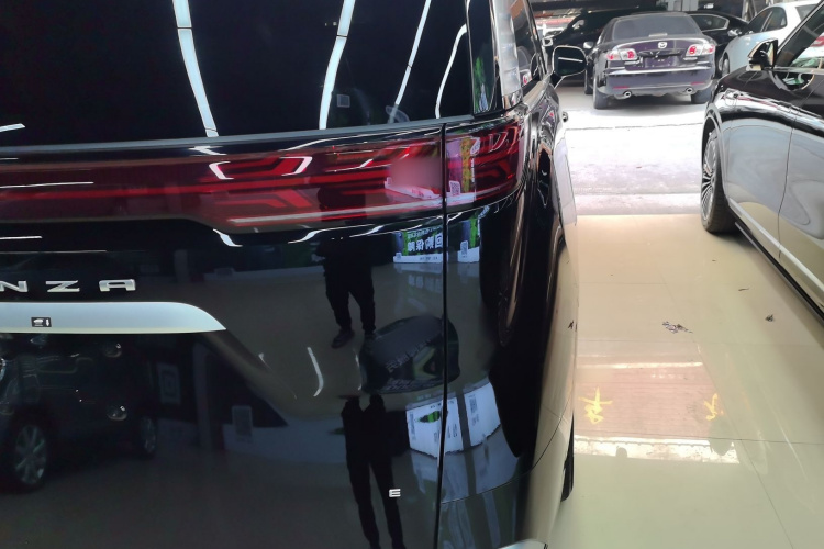 腾势D9 2024款 EV 620 尊享型车身外观6006