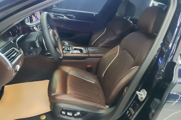 宝马7系 2019款 改款 730Li M运动套装中控内饰19