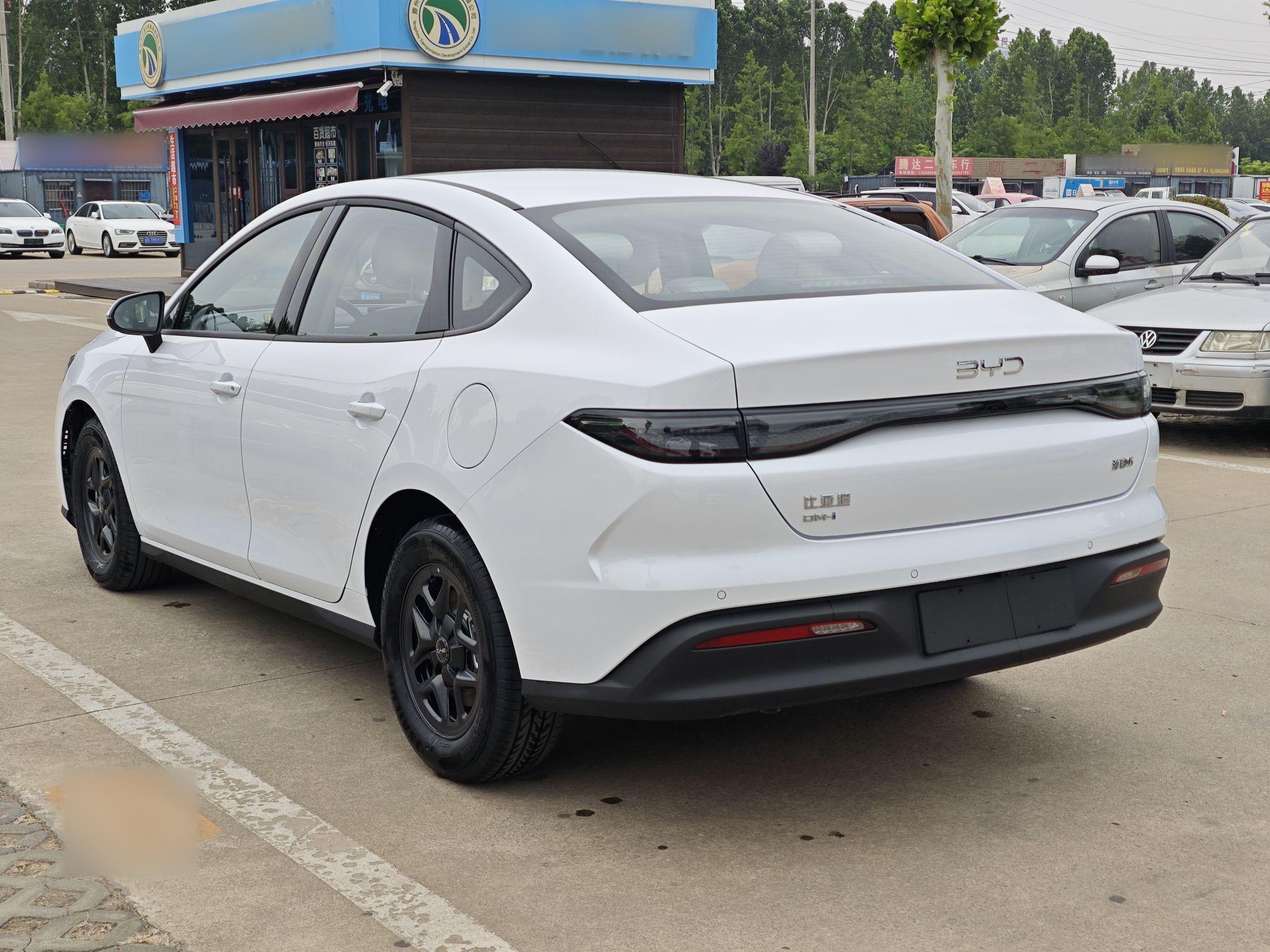 比亚迪 海豹05 DM-i 2025款 DM-i 智驾版 55KM豪华型