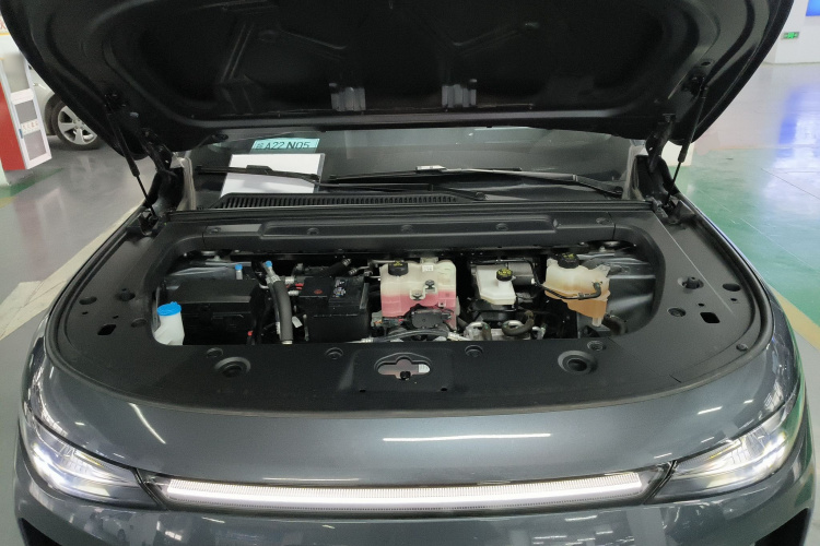 零跑汽车 零跑C10 2024款 530智享版机舱底盘24