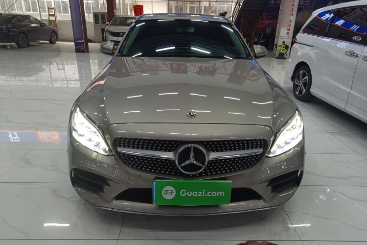 奔驰C级 2019款 C 180 L 时尚型运动版车身外观2