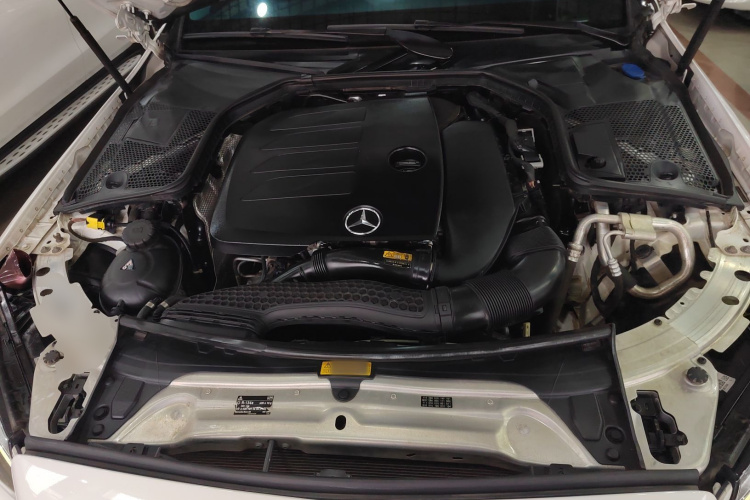 奔驰C级 2021款 C 200 L 时尚型运动版机舱底盘24