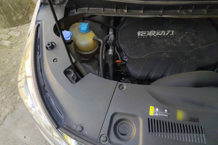 广汽传祺 传祺M8 2021款 改款 领秀系列 390T 豪华版局部细节9006