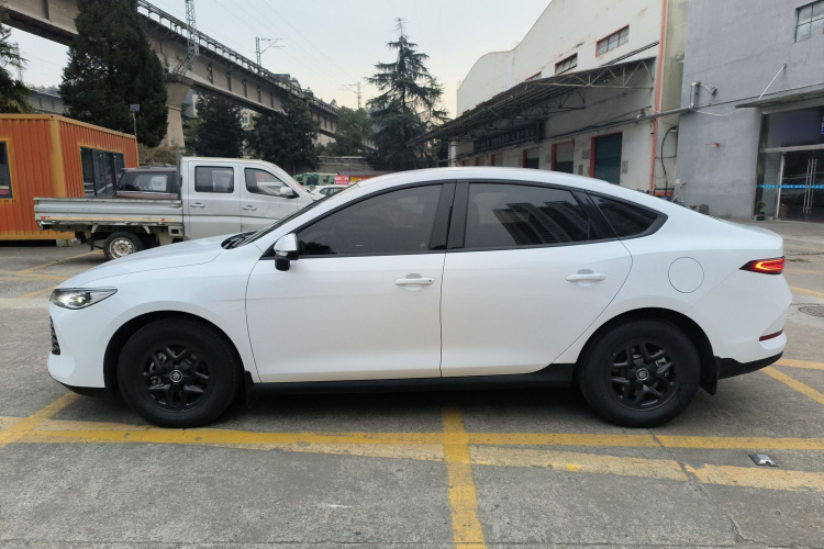 比亚迪 秦PLUS 2025款 DM-i 智驾版 55KM领先型车身外观6003