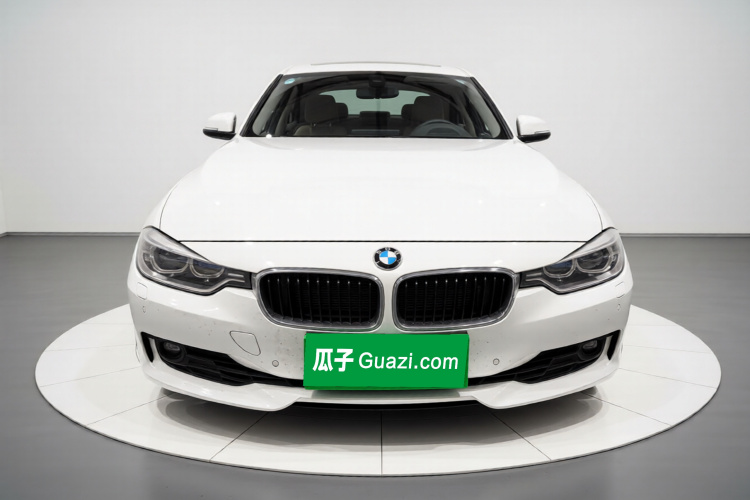 宝马3系 2015款 320i 超悦版时尚型车身外观2