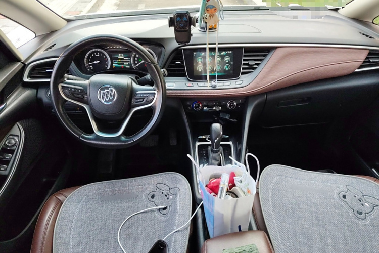 别克GL6 2019款 18T 6座互联尊贵型 国VI中控内饰7002