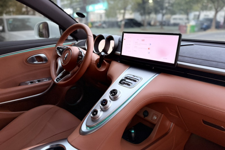 欧拉闪电猫 2022款 555km 尊贵版中控内饰7006