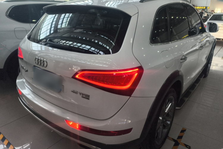 奥迪Q5(进口) 2013款 45 TFSI quattro 越野型车身外观7