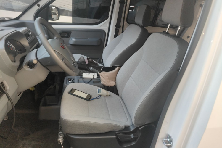 五菱汽车 五菱扬光 2024款 300KM 舒适型客车版 75kW中控内饰19