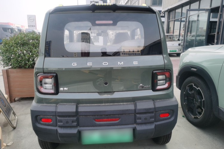 吉利银河 2025款 210km 熊猫骑士车身外观6