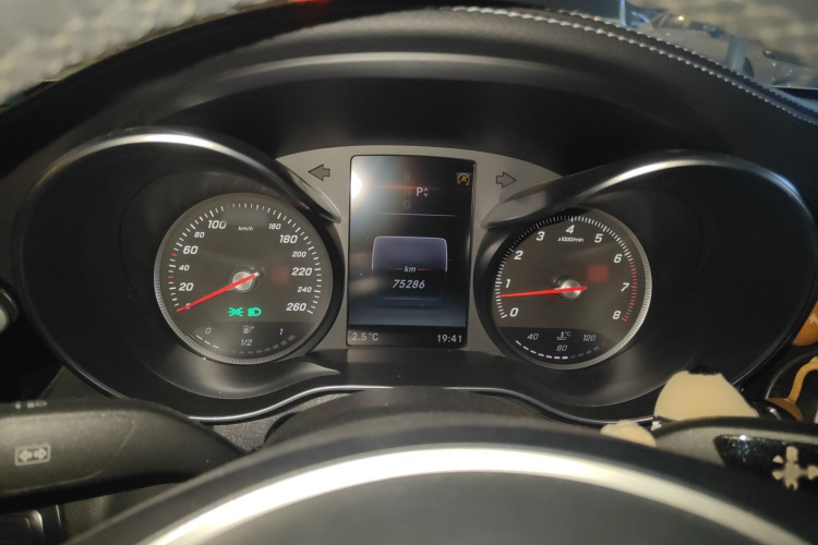 奔驰C级 2018款 C 200 L 运动版局部细节14