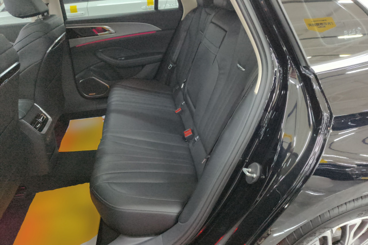 红旗H5 2023款 2.0T 自动智联旗畅版中控内饰7004