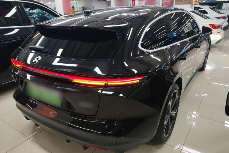 蔚来ET5T 2023款 75kWh Touring车身外观7