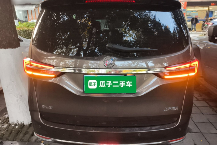 别克GL8 2023款 陆上公务舱 舒适型车身外观6