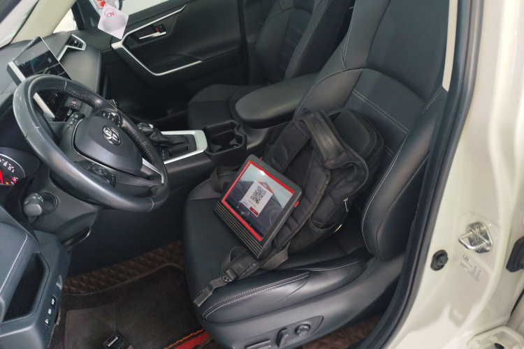 丰田 威兰达 2021款 2.0L CVT两驱豪华版中控内饰19