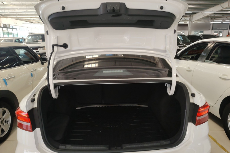 大众 朗逸纯电 2019款 优享版机舱底盘23