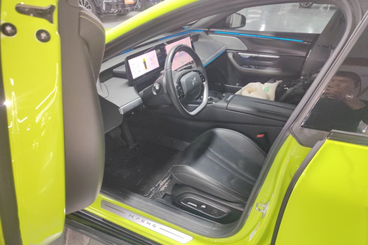 小鹏P7 2021款 670E鹏翼版中控内饰7003