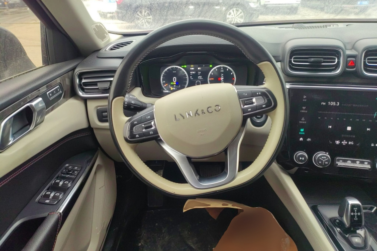 领克02 2020款 1.5T DCT两驱耀Pro版中控内饰13